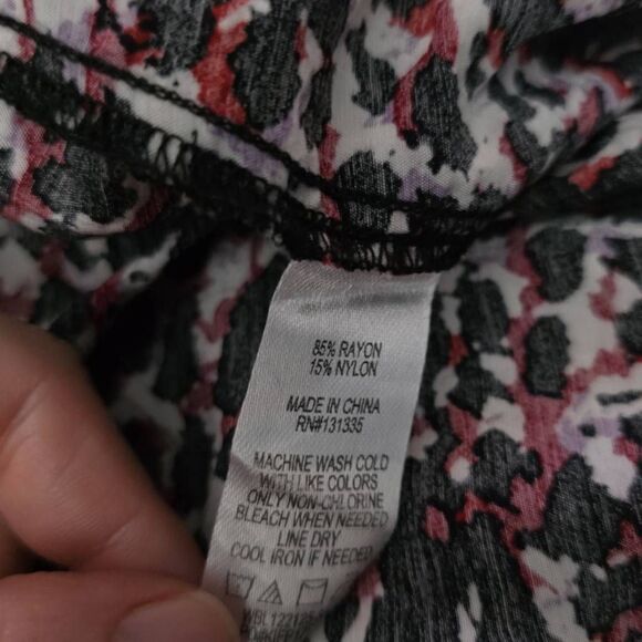 Nine Britton Women's Size Large Black White Red Deep V-Neck Wrap Style Blouse - Picture 3 of 5